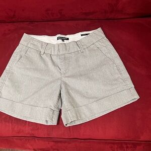Like new Heather grey Dear John Hampton short.